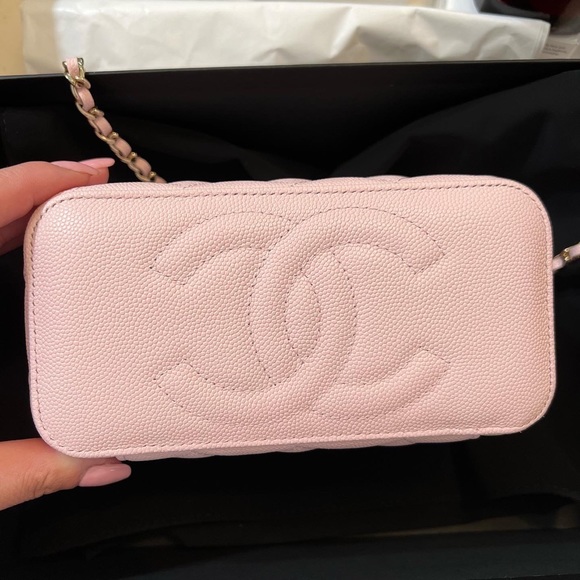 ❌SOLD❌Chanel vanity - Picture 4 of 8